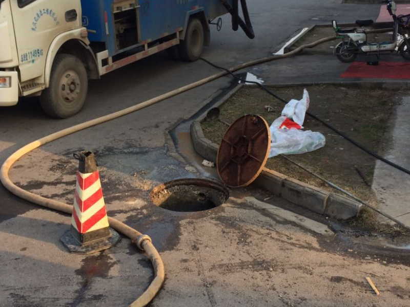 东城隔油池疏通体育馆路隔油池清理电话体育馆路隔油池