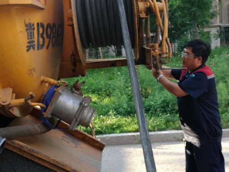 东莞东城专业疏通马桶蹲厕地漏排污管疏通抽粪