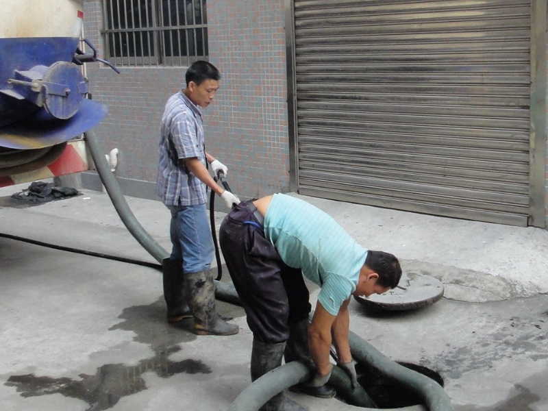 东莞东城疏通下水道、疏通厕所、疏通马桶
